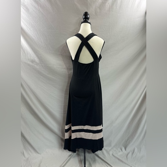 Two Tone Color Cross Back A-Line Dress Black - Picture 7 of 7